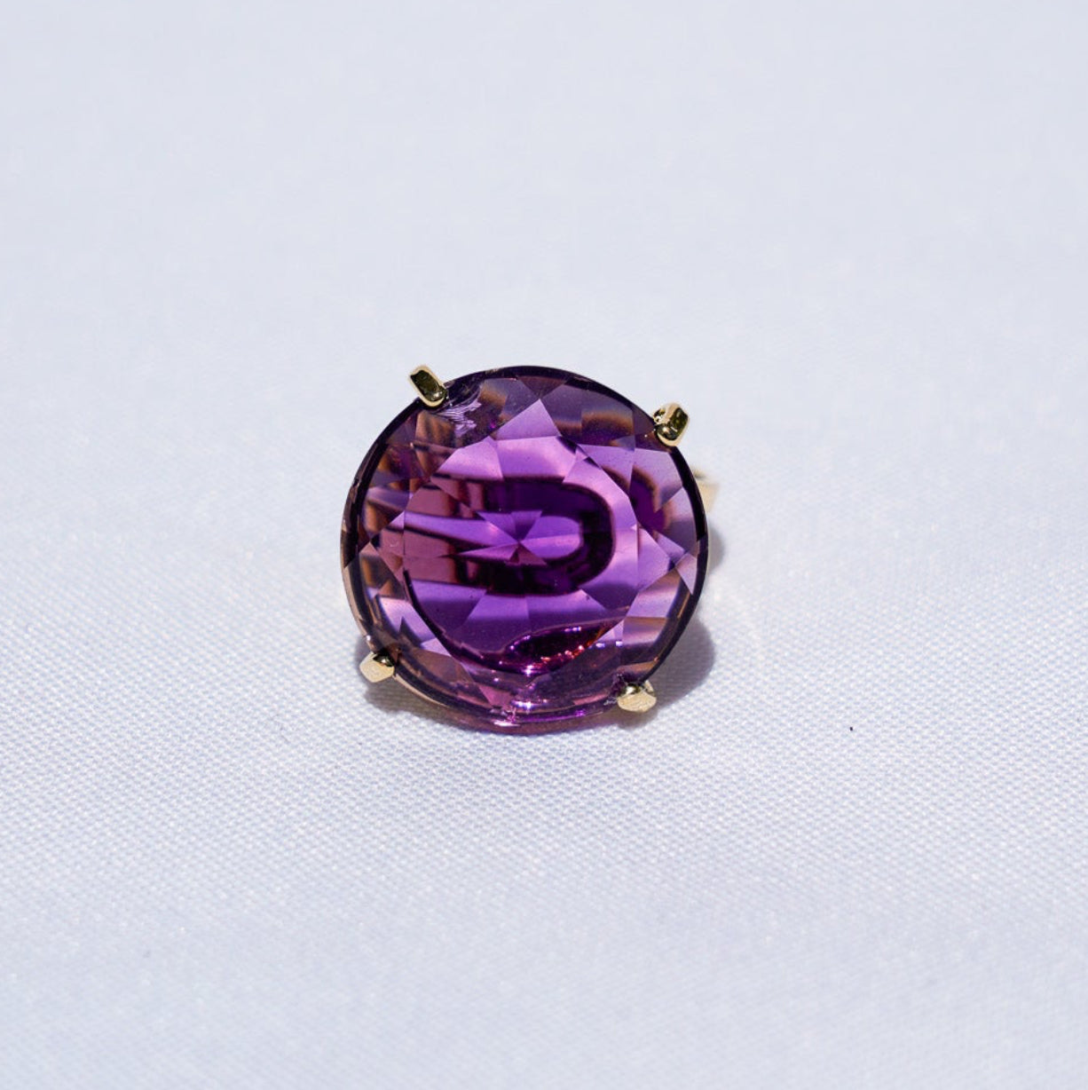Amethyst Round Gold Ring