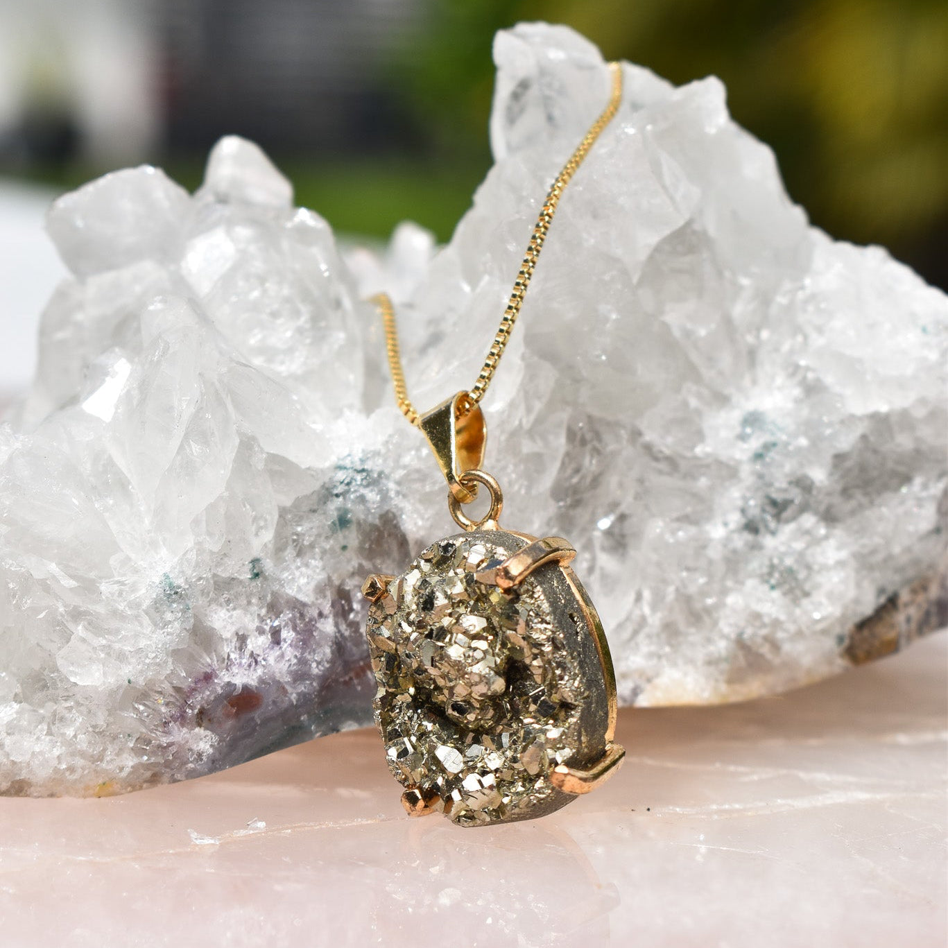 Pyrite Round Gold Necklace (Cod.1)