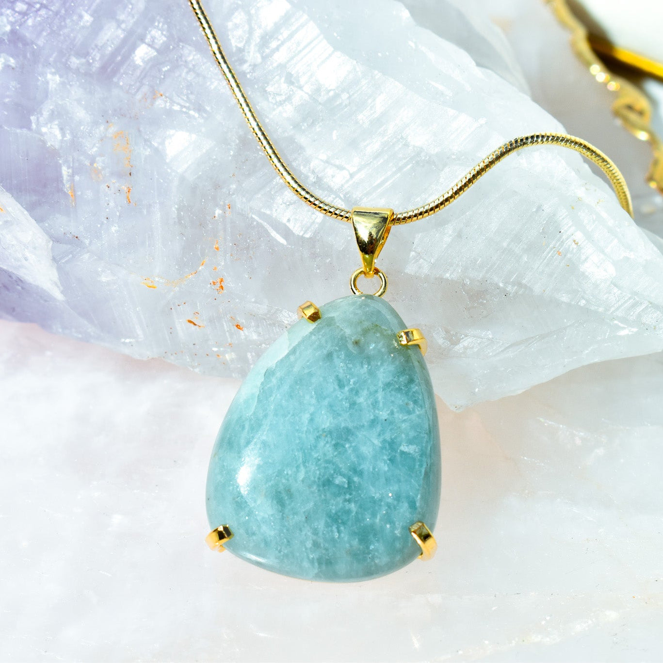 Aquamarine Natural Shape Gold Necklace